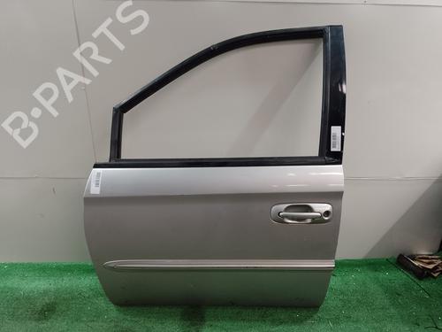 Used Left front door CHRYSLER VOYAGER IV (RG, RS) [1999-2008]  18064651