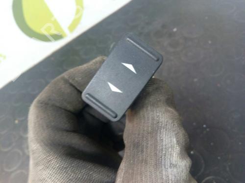 Used Right front window switch FORD FOCUS II (DA_, HCP, DP) [2004-2013]  3051872
