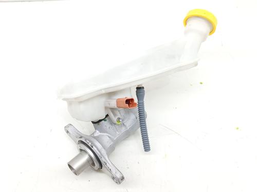 brake-master-cylinder-peugeot-2008-i-cu_-2013-36222650 main image