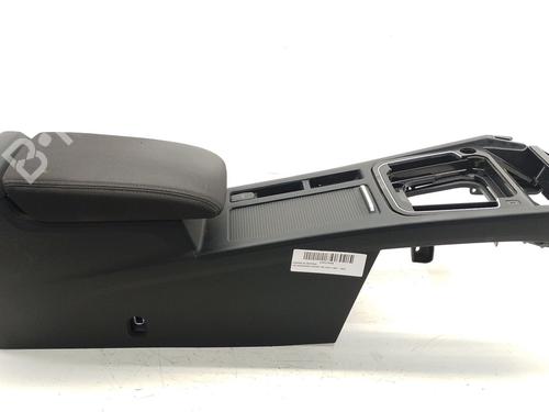 Consola central VW PASSAT B8 (3G2, CB2) 1.4 TSI (150 hp) 32349766