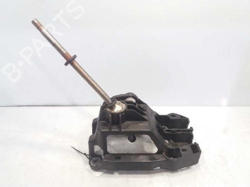 Used Gear lever TOYOTA COROLLA (_E12_) 2.0 D-4D (CDE120R, CDE120L_) (116 hp) 7433287