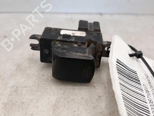 Used Right rear window switch NISSAN NAVARA NP300 (D40) [2004-2025]  5128387