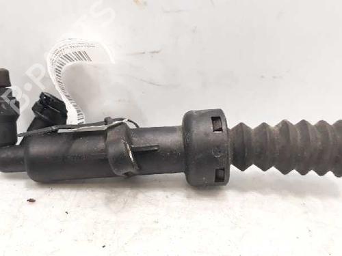 Used Clutch slave cylinder PEUGEOT 307 Break (3E) [2002-2009]  14233170