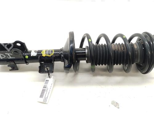 Used Left front shock absorber SUZUKI GRAND VITARA II (JT, TE, TD) 1.9 DDiS (JB419WD, JB419XD) (129 hp) 30078806