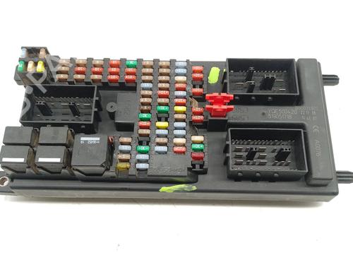 Used Fuse box LAND ROVER RANGE ROVER SPORT I (L320) 2.7 D 4x4 (190 hp) 32173361