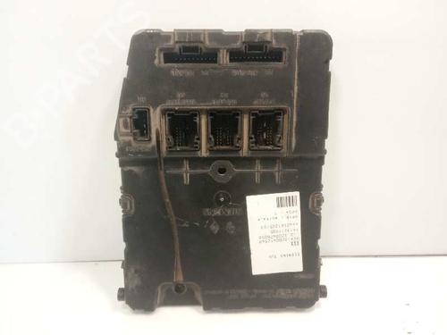 Used Fuse box RENAULT MEGANE II (BM0/1_, CM0/1_) [2001-2012]  4726374