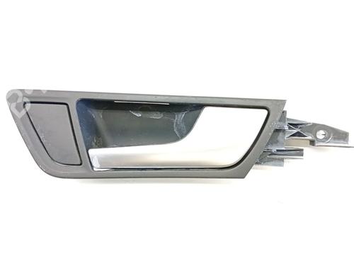 Used Front right interior door handle Front right interior door handle AUDI Q5 (8RB) 3.2 FSI quattro (270 hp) 39431512 39431512