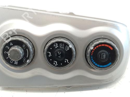 Klimabedienteil für TOYOTA YARIS (_P1_) 1.3 (SCP12_, SCP13_, SCP12R, SCP13R) (87 hp) 29064227