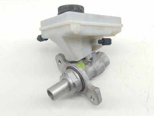 Used Brake master cylinder BMW X3 (F25) xDrive 20 d (190 hp) 27648630