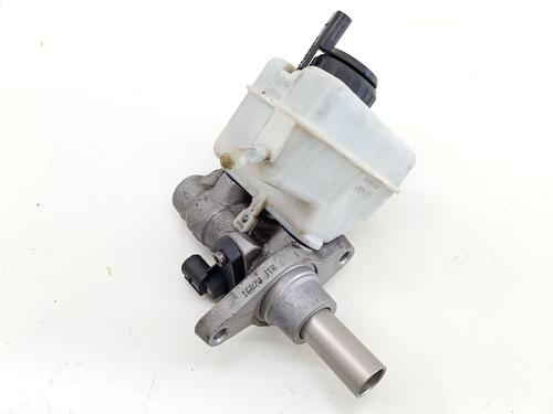 brake-master-cylinder-vw-tiguan-5n_-2007-2008-2009-2010-2011-2012-2013-2014-2015-2016-2017-2018-37425761 main image