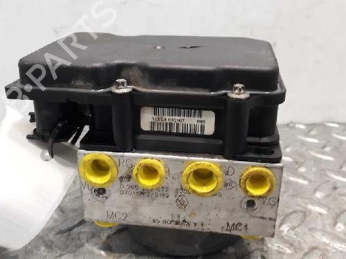 Used ABS pump RENAULT CLIO III (BR0/1, CR0/1) [2005-2014]  6335213