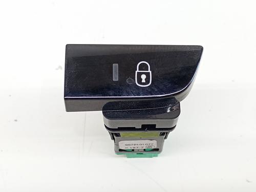 switch-citroen-c4-picasso-ii-2013-39146414 main image