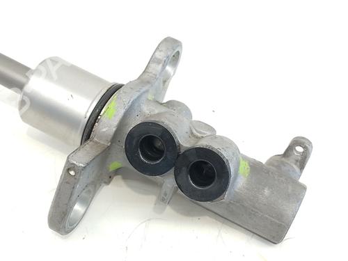 Brake master cylinder VW PASSAT B5.5 (3B3) 1.9 TDI | BP33401073M77 - Image 3