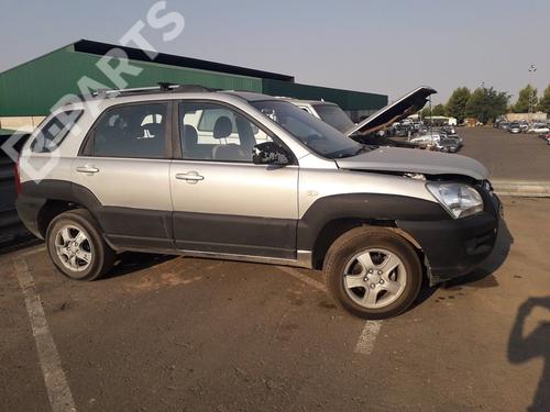 Windscreen washer tank KIA SPORTAGE II (JE_, KM_) 2.0 CRDi | BP11197353C113  - Image 11