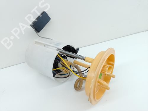Used Fuel pump VW GOLF VI (5K1) 1.6 TDI (105 hp) 18100771
