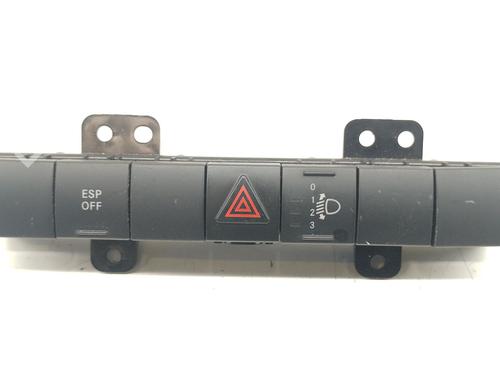 Used Warning switch DODGE JOURNEY 2.0 CRD (136 hp) 30439251