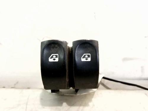 Used Left front window switch RENAULT CLIO III (BR0/1, CR0/1) [2005-2014]  3119223