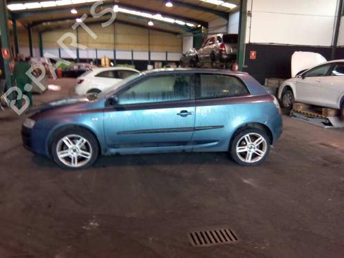 Fensterheberschalter links vorne FIAT STILO (192_) 1.9 JTD (192_XE1A) | BP3076568I27 