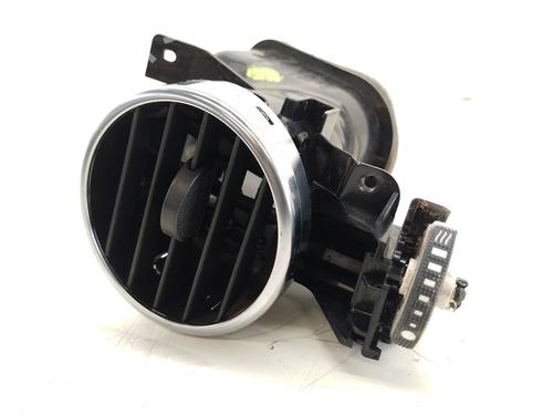Used Air vent LAND ROVER DISCOVERY IV (L319) 3.0 SDV6 4x4 (256 hp) 26661696