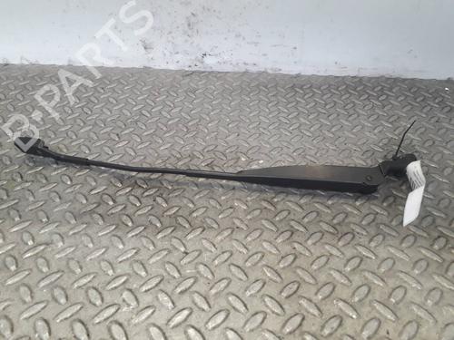 Used Front windshield wiper arm FIAT 500 (312_) [2007-2025]  15856518