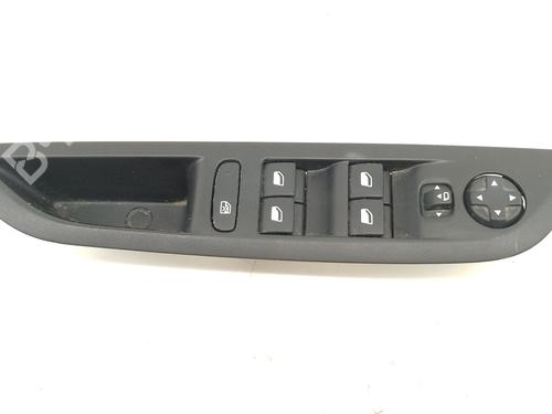 Used Left front window switch Left front window switch PEUGEOT 208 II (UB_, UP_, UW_, UJ_) 1.2 PureTech 100 (101 hp) 33856768 33856768