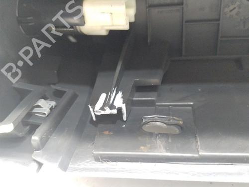 Middle console RENAULT MEGANE III Hatchback (BZ0/1_, B3_) 2.0 dCi (BZ0L) | BP31998550I22 