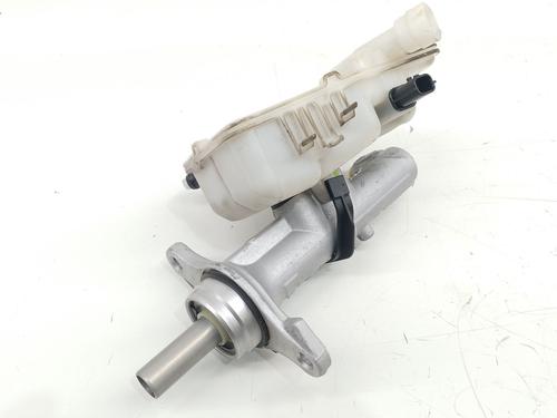 brake-master-cylinder-opel-vivaro-b-van-x82-2014-2015-2016-2017-2018-2019-2020-32701231 main image