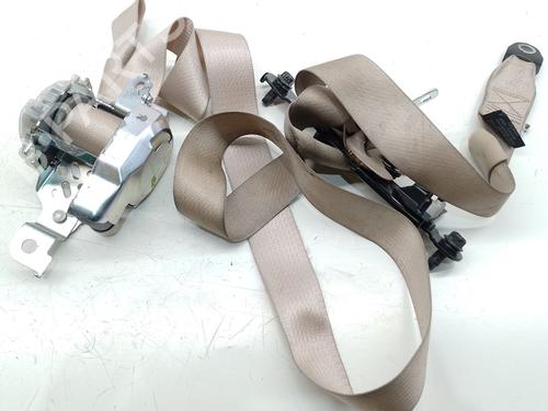 Used Front right seatbelt KIA CARENS III MPV (UN) 2.0 CRDi 140 (140 hp) 31636827