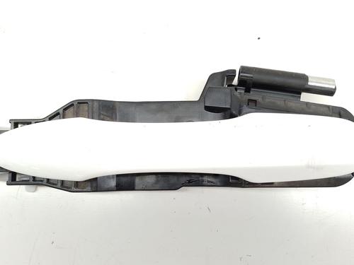 rear-left-exterior-door-handle-toyota-yaris-_p21_-_pa1_-_ph1_-2020-34495169 main image