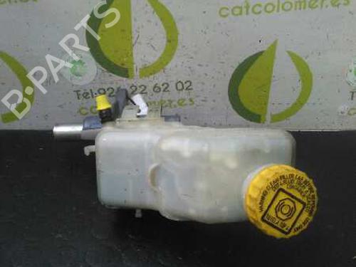 Used Brake master cylinder FIAT GRANDE PUNTO (199_) 1.3 D Multijet (199.AXD11, 199.AXD1A, 199.AXD1B,... (90 hp) 3058360