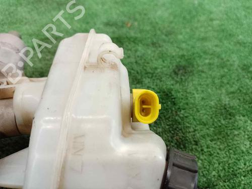 Brake master cylinder CHEVROLET CRUZE Hatchback (J305) 2.0 CDI | BP17632185M77 