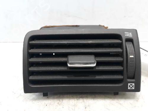 Used Air vent TOYOTA AVENSIS Saloon (_T25_) [2003-2009]  11672660