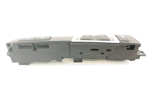 Switch BMW X3 (F25) xDrive 20 d | BP37405731I30 - Image 2