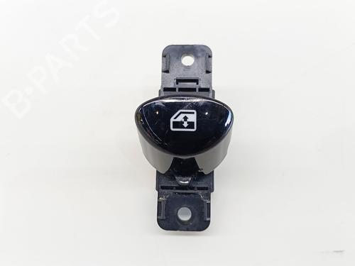 Raamschakelaar links voor Raamschakelaar links voor FIAT 500 (312_) 1.0 Mild Hybrid (312.AYD1B) (69 hp) 37442860 37442860