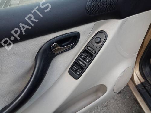 Faro Antiniebla delantero izquierdo SEAT TOLEDO II (1M2) 1.9 TDI | BP18066051C30 