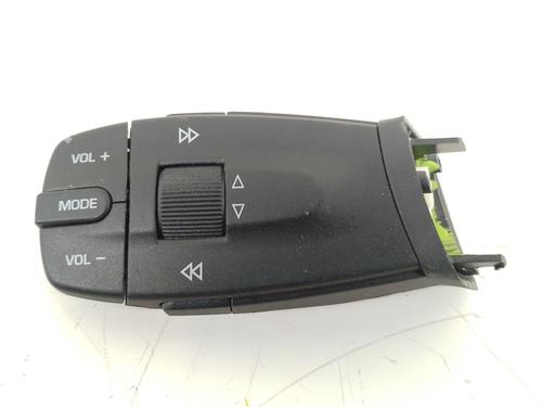 Used Steering wheel controls SEAT IBIZA IV (6J5, 6P1) 1.6 TDI (90 hp) 29626305