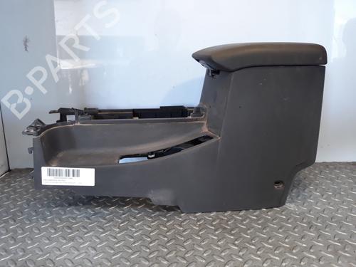 Used Armrest / Center console NISSAN PATHFINDER III (R51) 2.5 dCi (174 hp) 8189095