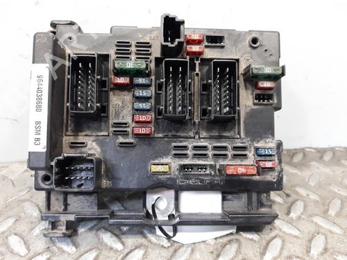 Used Fuse box CITROËN XSARA (N1) 1.6 16V (109 hp) 9652592