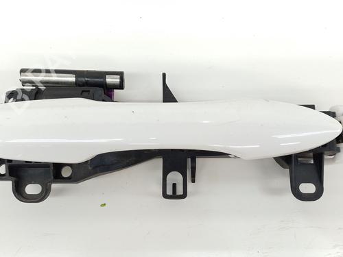 front-right-exterior-door-handle-toyota-yaris-_p21_-_pa1_-_ph1_-2020-36278259 main image