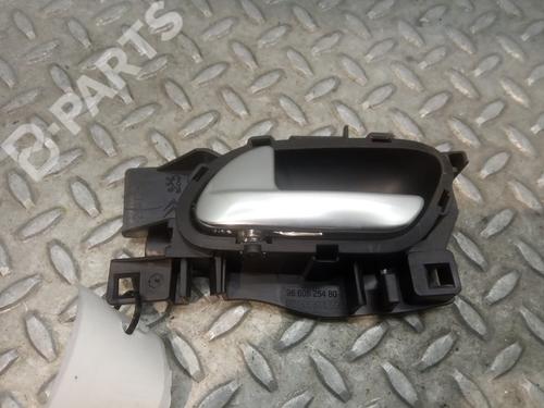 Used Front left interior door handle Front left interior door handle PEUGEOT 508 I (8D_) 2.0 HDi (163 hp) 8904392 8904392