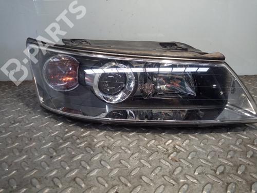 Used Right headlight Right headlight HYUNDAI SONATA V (NF) 2.0 CRDi (140 hp) 10738826 10738826