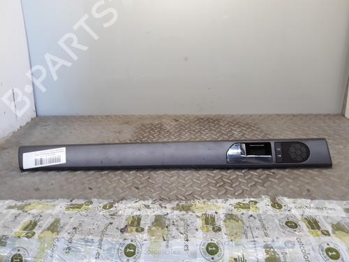 Poignée intérieure arrière gauche VW TOUAREG (7LA, 7L6, 7L7) 2.5 R5 TDI (174 hp) 9095686