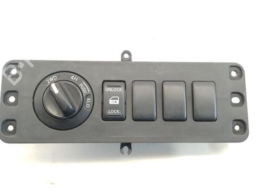 electronic-module-nissan-navara-np300-d40-2004-33325565 main image