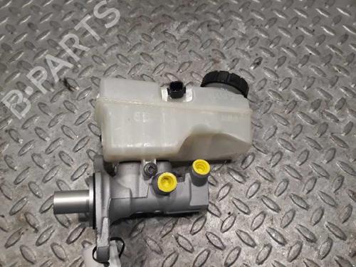 Used Brake master cylinder DACIA SANDERO II 1.5 dCi 75 / Blue dCi 75 (B8JW, B8M4, B8AH, B8M7, B8M6) (75 hp) 6797472