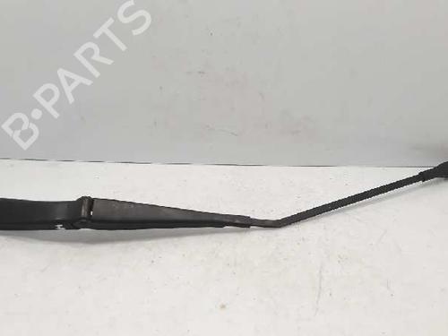 Used Front windshield wiper arm MERCEDES-BENZ A-CLASS (W169) A 160 CDI (169.006, 169.306) (82 hp) 4935145