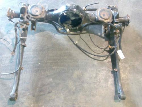 Used Rear axle MITSUBISHI PAJERO III (V7_W, V6_W) [1999-2007]  3073857