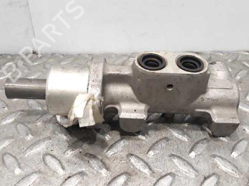Used Brake master cylinder PEUGEOT 206 CC (2D) [2000-2008]  3056372