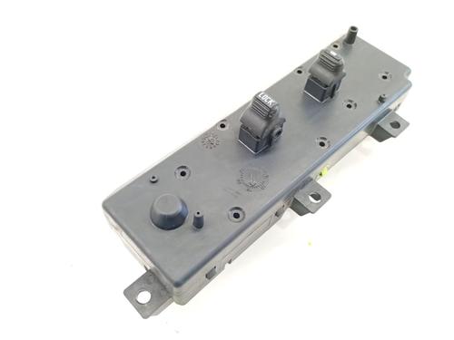 Used Right front window switch Right front window switch JEEP GRAND CHEROKEE II (WJ, WG) 3.1 TD 4x4 (140 hp) 36078249 36078249