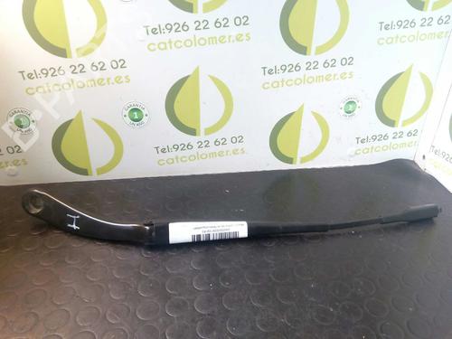 Used Front windshield wiper arm MERCEDES-BENZ GLA-CLASS (X156) GLA 200 CDI / d (156.908) (136 hp) 3474022