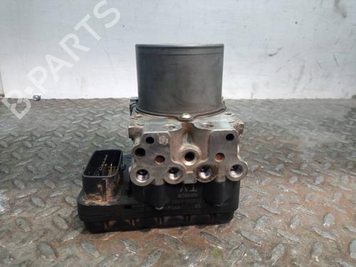 Used ABS pump TOYOTA URBAN CRUISER (_P1_) 1.4 D-4D (NLP110_, NLP110R) (90 hp) 16733395